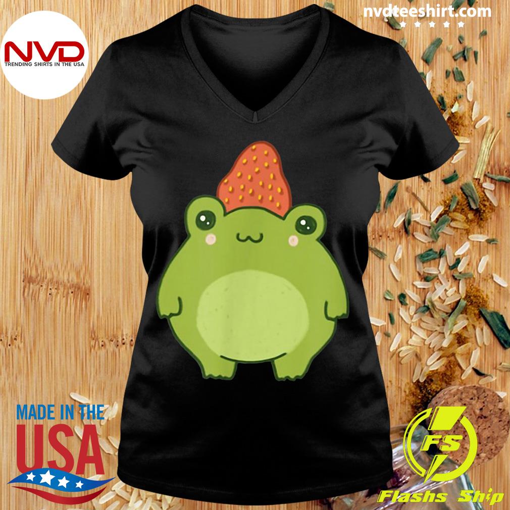 Cottagecore Aesthetic Cute Kawaii Frog Strawberry Hat T-Shirt