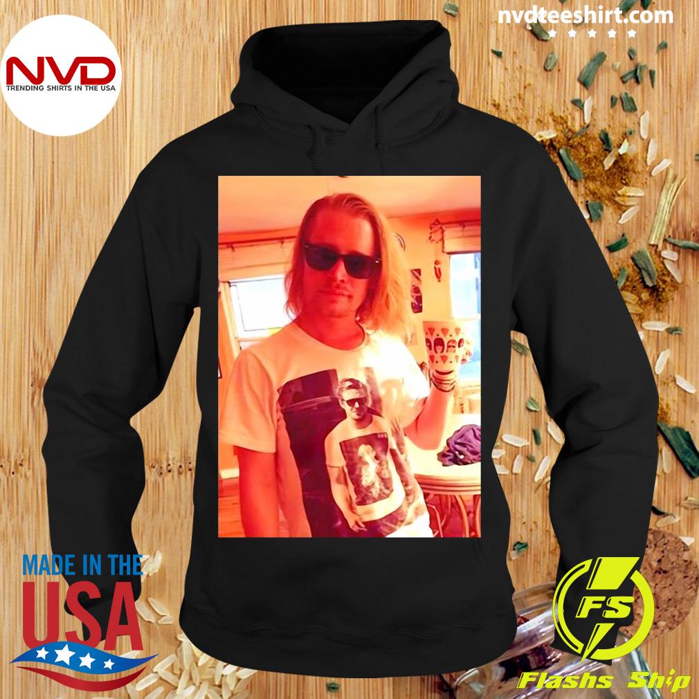 https://images.nvdteeshirt.com/2021/07/official-macaulay-culkin-ryan-gosling-funny-celebrity-t-shirt-hoodie.jpg