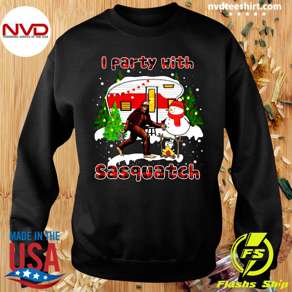 bigfoot christmas t shirt