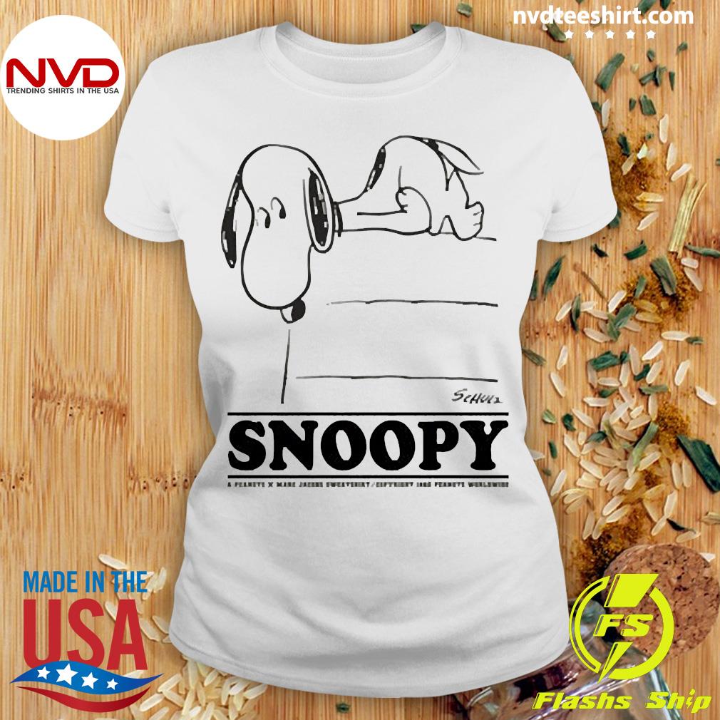 Peanuts Charlie Brown And Snoopy Walking New York Yankees friends Shirt -  Guineashirt Premium ™ LLC