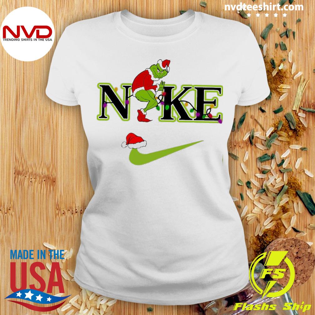 dollar Udløbet Sandet Funny Christmas Santa Grinch Christmas Nike Shirt - NVDTeeshirt