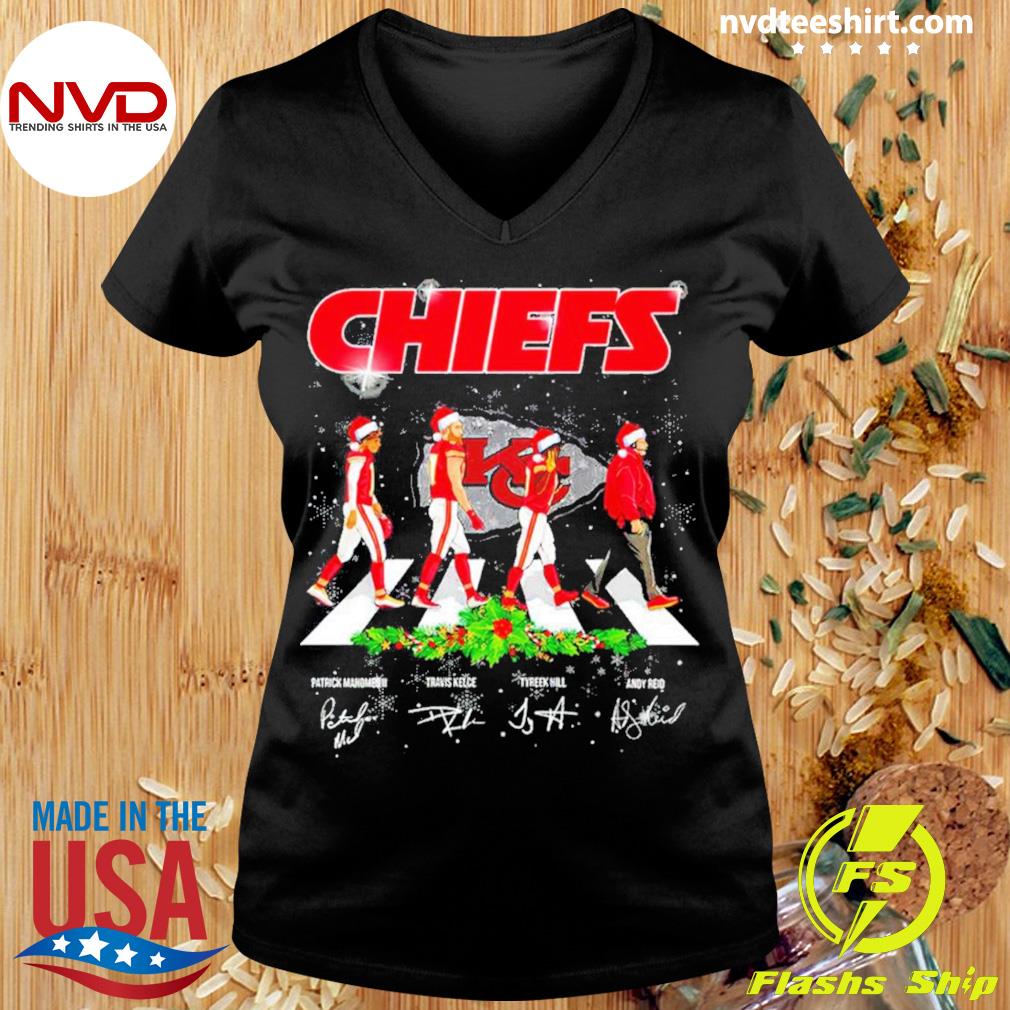 The kansas city chiefs football team abbey road signatures shirtThe kansas  city chiefs football team abbey road signatures shirt