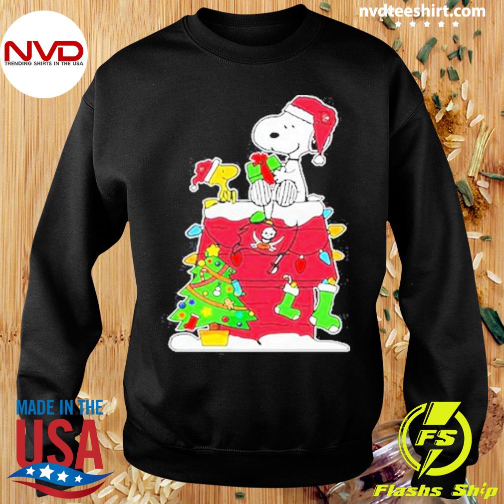 Tampa Bay Buccaneers Snoopy And Woodstock shirt,sweater, hoodie, sweater,  long sleeve and tank top