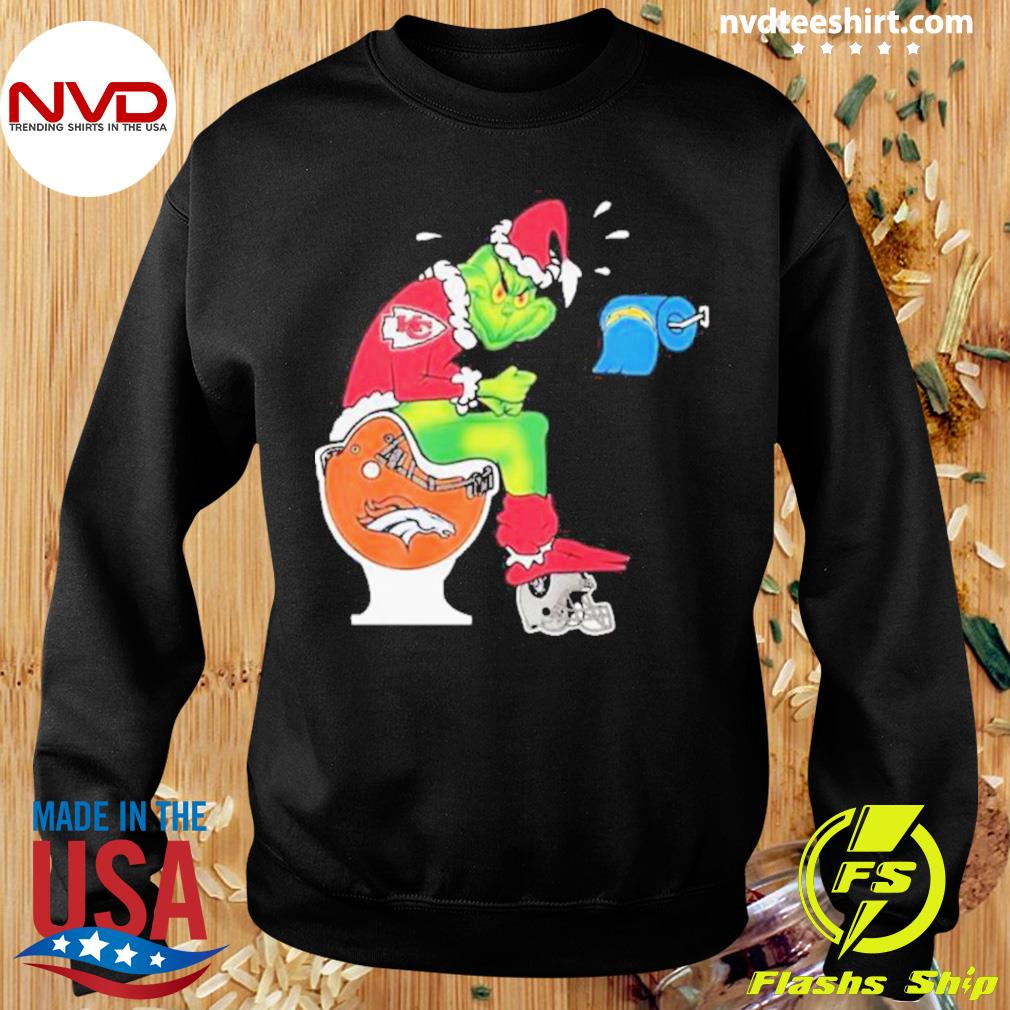 Grinch Hand Holding Denver Broncos Christmas T-Shirt - TeeNavi