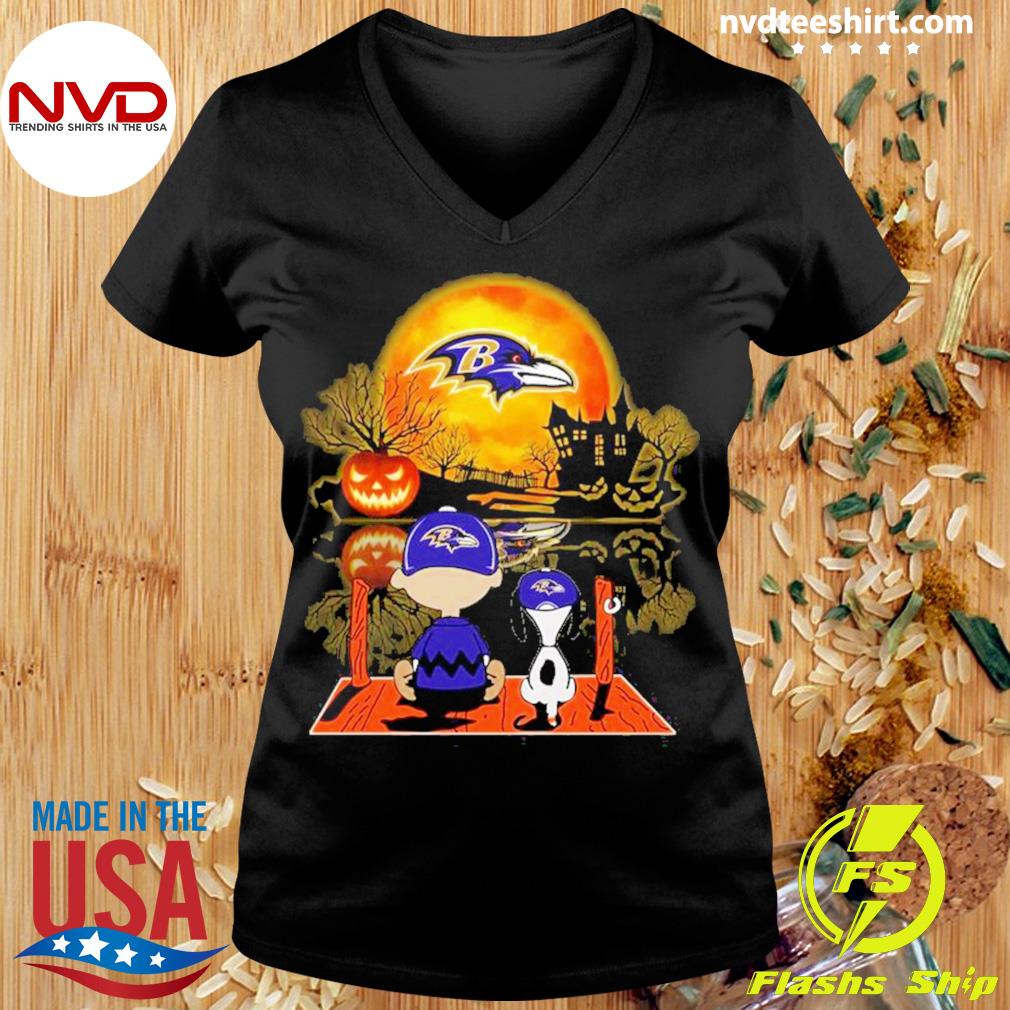 Charlie Brown And Snoopy Watching Denver Broncos Halloween T-Shirt