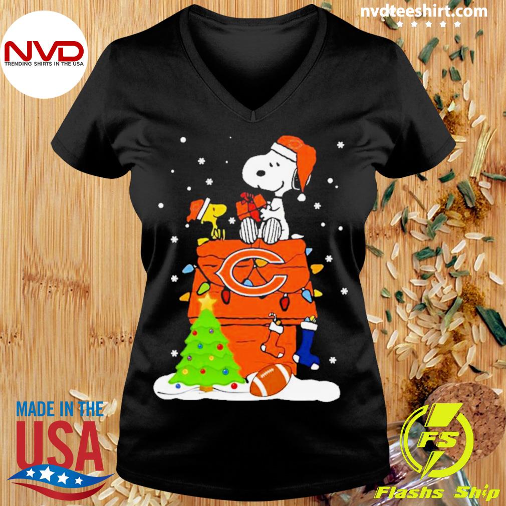 A Happy Christmas With Chicago Bears Snoopy Unisex Jersey Tee 