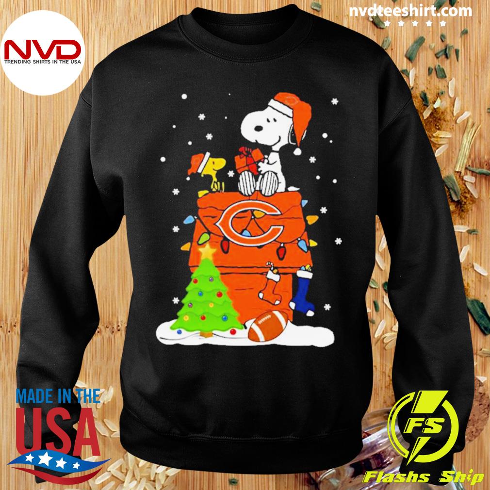 A Happy Christmas With Chicago Bears Snoopy Unisex Jersey Tee 