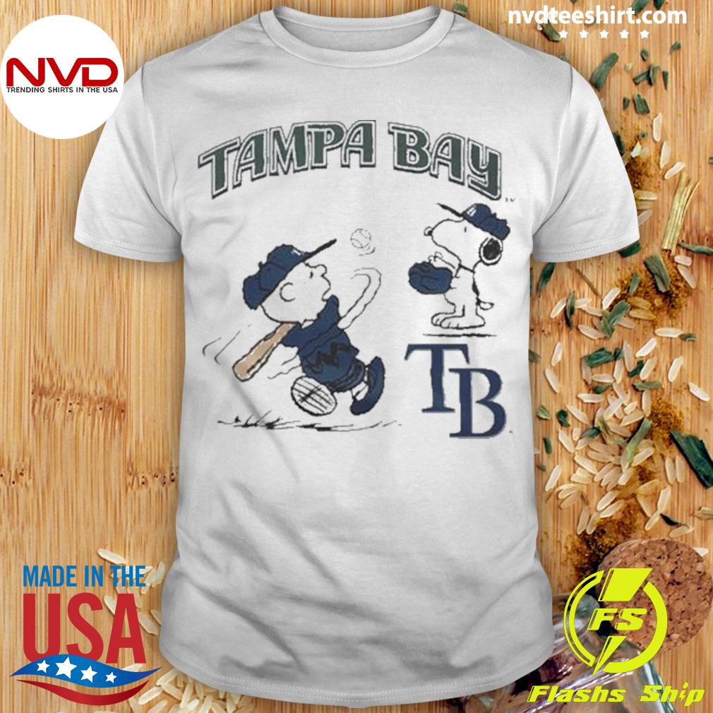 Snoopy and Charlie Brown playing baseball Tampa Bay Rays shirt