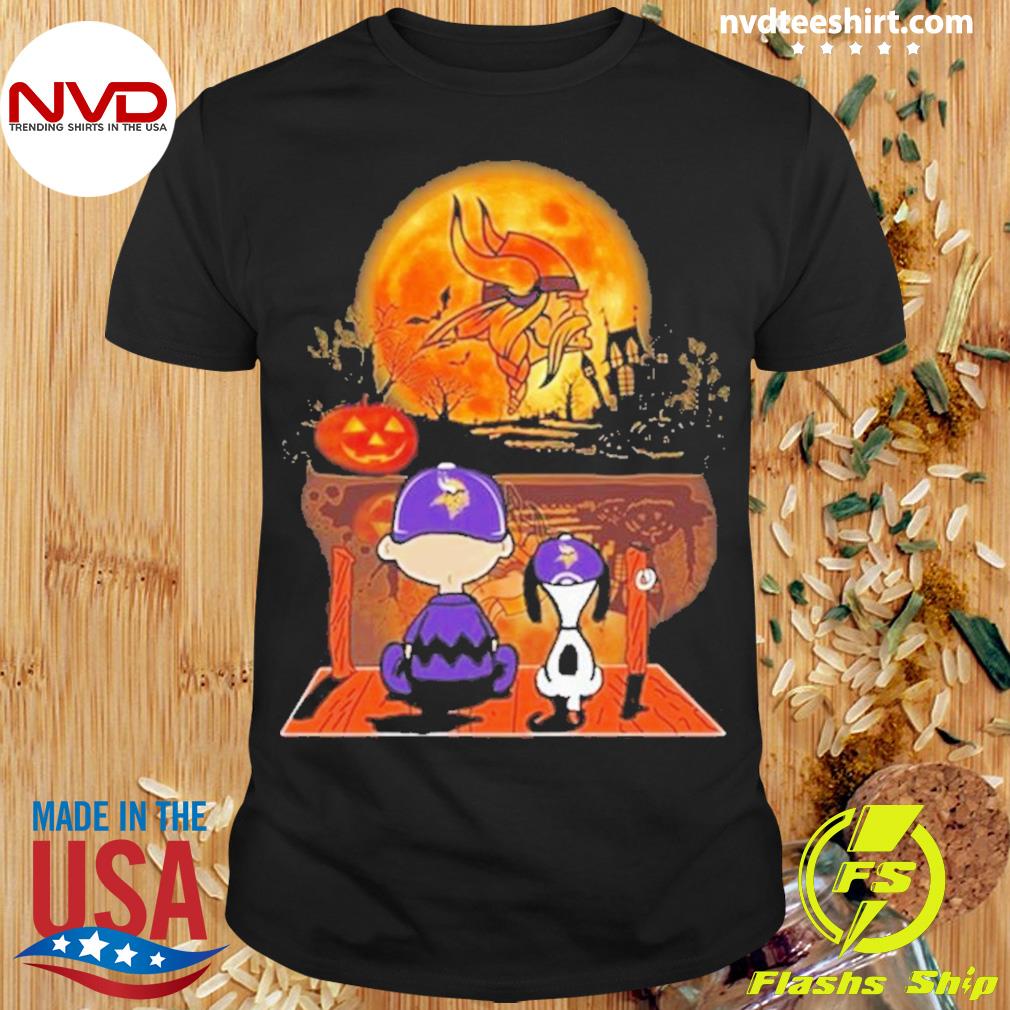 Charlie Brown And Snoopy Dog Watching City Minnesota Vikings Shirt